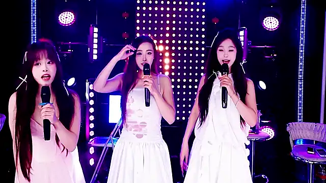 Snapshot of S5-55S chatting on February 28, 2026, 5:23 pm S5-55S online show from February 28, 2026, 5:23 pm