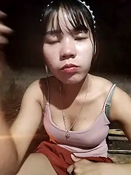 gugu0022 online show from December 2, 2025, 10:50 am