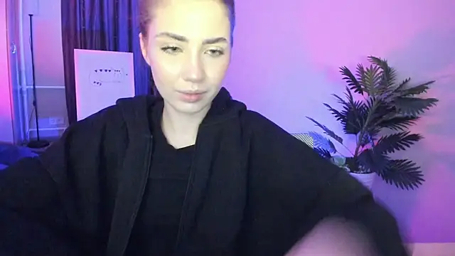 Aurora Glow21 online show from February 3, 2026, 4:43 am