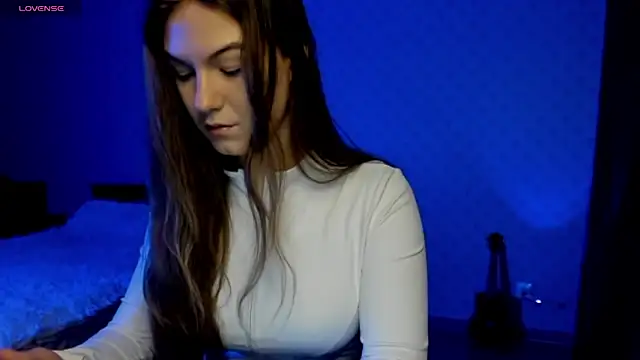 luna lust 212 online show from November 18, 2025, 3:54 am