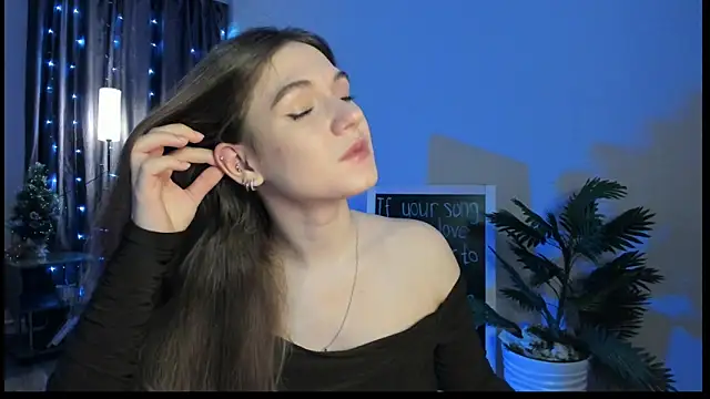 luna lust 212 online show from January 13, 2026, 4:27 am