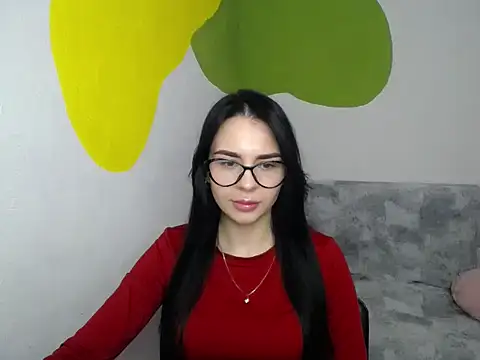 divina kira online show from December 22, 2025, 3:01 pm