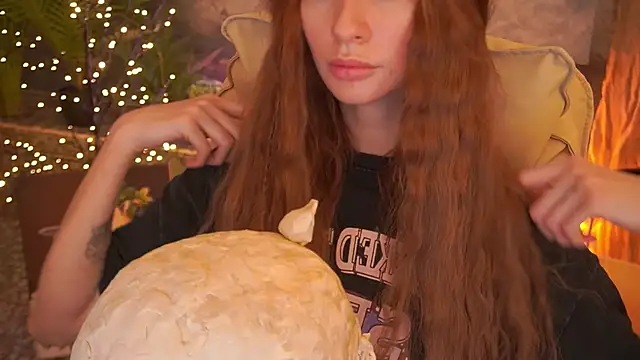 Nicol Moonn online show from March 13, 2026, 2:00 pm