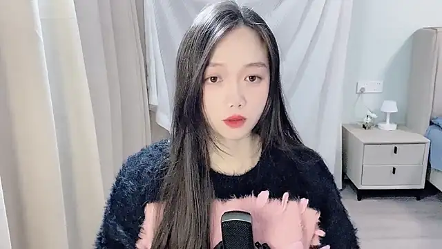 BoiI2u online show from December 14, 2025, 3:17 pm