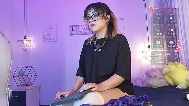 NinaSakura Eup online show from June 3, 2026, 2:33 pm