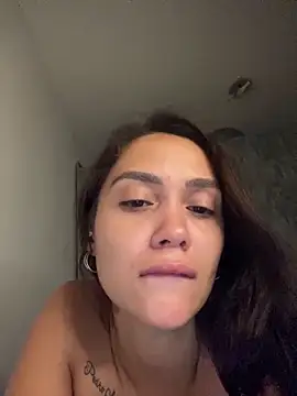 carolsapequinha online show from April 9, 2026, 5:09 am