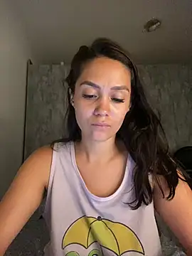 carolsapequinha online show from March 5, 2026, 12:02 pm