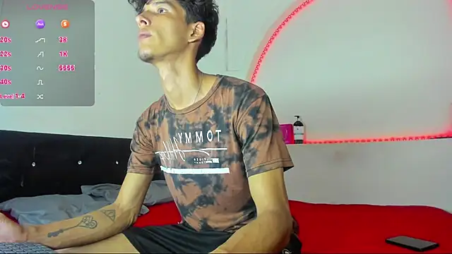 kaiborman00 online show from April 2, 2026, 3:02 am