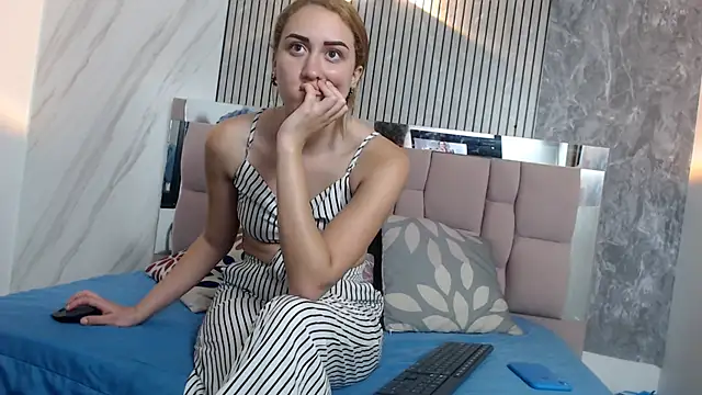 hanna  palmer1 online show from January 13, 2026, 5:06 pm