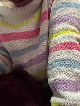 Snapshot of isha_sharma2002 chatting on February 20, 2026, 6:37 am isha sharma2002 online show from February 20, 2026, 6:37 am