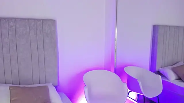 Snapshot of Martina_077 chatting on December 20, 2025, 5:05 pm Martina 077 online show from December 20, 2025, 5:05 pm