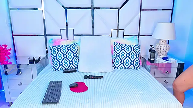 Snapshot of VeronicaSttar chatting on February 11, 2026, 12:05 pm VeronicaSttar online show from February 11, 2026, 12:05 pm