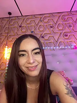 MelanyyJhonson15 online show from February 3, 2026, 2:32 am