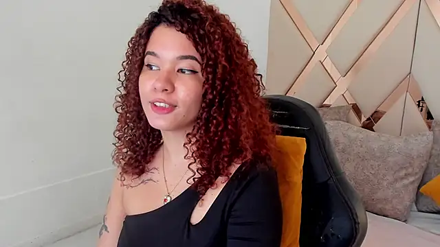 avrilwaynee online show from February 24, 2026, 11:33 am