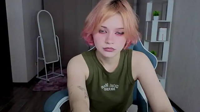 Snapshot of Kreks_frey chatting on November 18, 2025, 11:24 am Kreks frey online show from November 18, 2025, 11:24 am