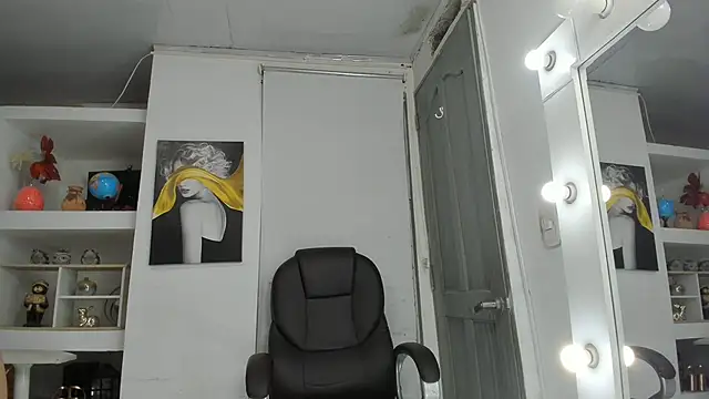 Zaira sofiaa online show from May 30, 2026, 2:07 am