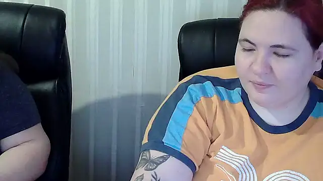 Snapshot of HollyXXEva chatting on January 15, 2026, 4:32 pm HollyXXEva online show from January 15, 2026, 4:32 pm