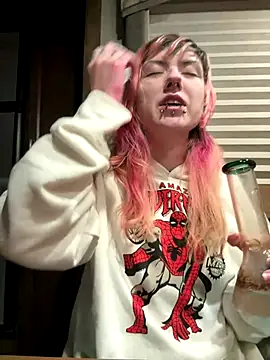 needlefaceUwU online show from November 21, 2025, 8:24 am