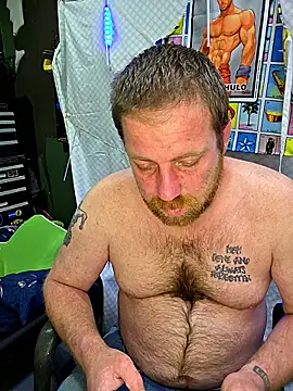 Snapshot of Txweld69 chatting on December 16, 2025, 2:16 am Txweld69 online show from December 16, 2025, 2:16 am