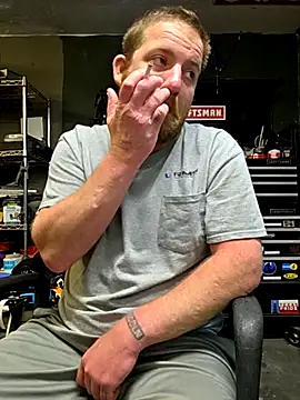 Snapshot of Txweld69 chatting on December 5, 2025, 12:59 pm Txweld69 online show from December 5, 2025, 12:59 pm