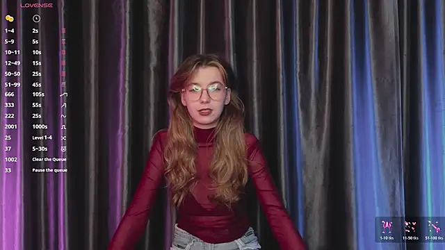 Snapshot of RochelCozzi chatting on January 8, 2026, 4:02 pm RochelCozzi online show from January 8, 2026, 4:02 pm