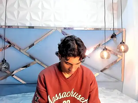 MattFiore online show from November 30, 2025, 11:55 am