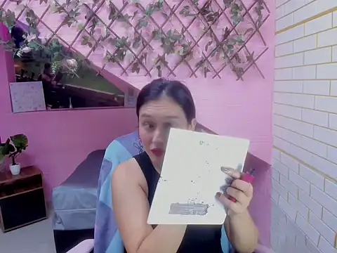 maurakloss303av online show from December 21, 2025, 8:20 pm