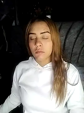 Allisongray-- online show from November 14, 2025, 9:24 am