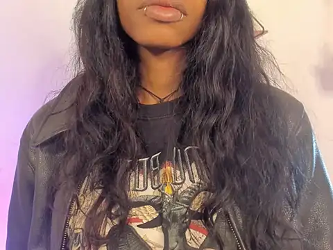 aprille15 online show from April 4, 2026, 5:25 am