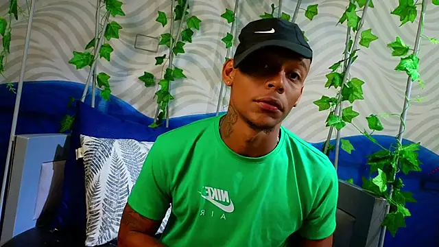 xander molina online show from November 14, 2025, 4:38 am