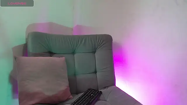 Isabella Hillss online show from February 8, 2026, 10:40 pm