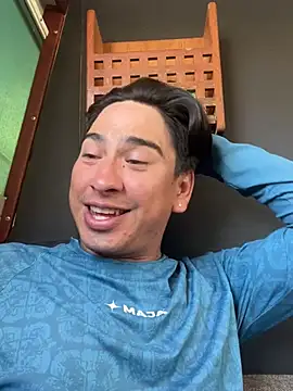 algila08 online show from April 12, 2026, 11:30 pm