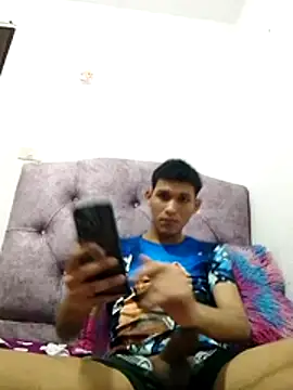 Luigi cumming1 online show from November 27, 2025, 8:15 am