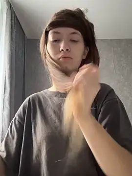 Holy Poly online show from December 1, 2025, 8:26 am