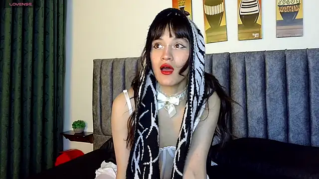 Snapshot of Eternalnight_sm chatting on February 18, 2026, 5:05 am Eternalnight sm online show from February 18, 2026, 5:05 am