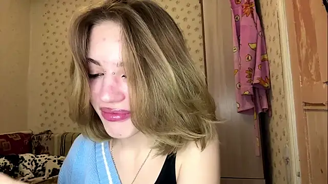 MelaineAytes online show from November 26, 2025, 8:25 am