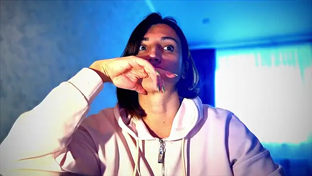 Snapshot of Elizarosse chatting on November 14, 2025, 11:14 am Elizarosse online show from November 14, 2025, 11:14 am