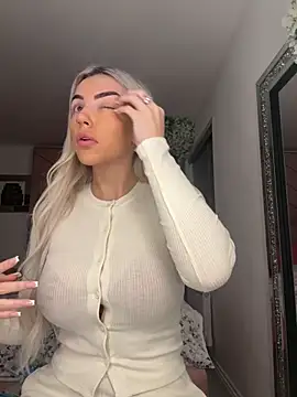 RosieMaexox online show from November 20, 2025, 4:46 am