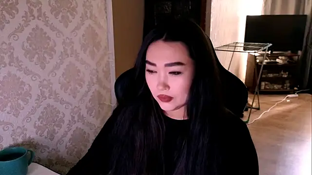 Emma Uilson online show from May 25, 2026, 2:33 am