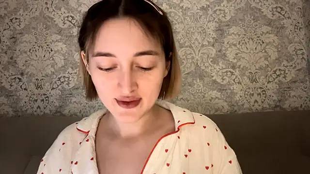 Emily lyy online show from January 15, 2026, 6:11 pm