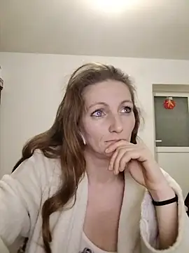 CrazyMaya39 online show from January 8, 2026, 9:10 pm