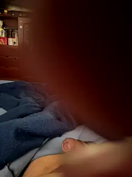 cris1122 online show from November 21, 2025, 1:10 pm