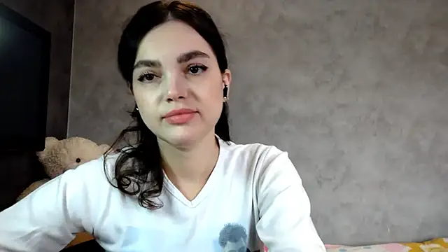 Snapshot of LillyWesthouse chatting on November 18, 2025, 9:12 am LillyWesthouse online show from November 18, 2025, 9:12 am