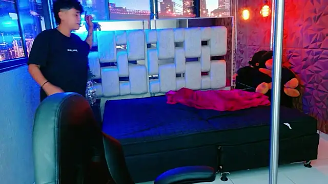 lunabustygirl online show from February 8, 2026, 4:37 pm