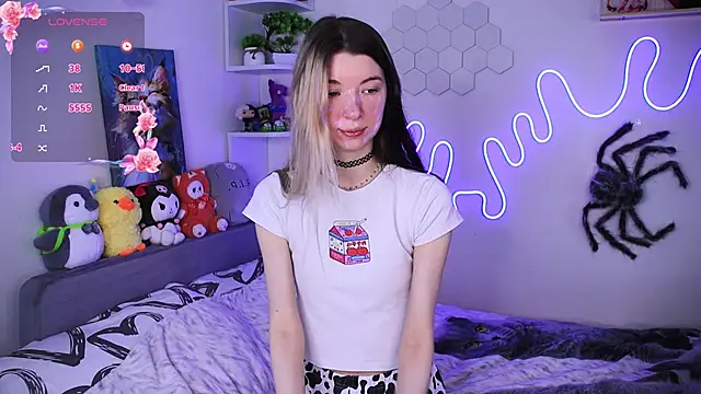 Snapshot of Emmie_shy chatting on March 3, 2026, 11:39 am Emmie shy online show from March 3, 2026, 11:39 am