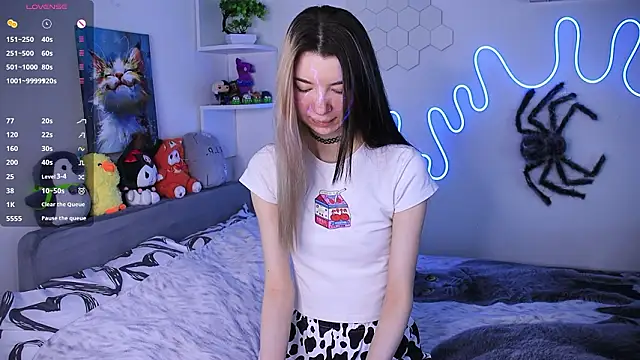 Snapshot of Emmie_shy chatting on February 8, 2026, 11:30 am Emmie shy online show from February 8, 2026, 11:30 am