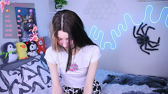 Snapshot of Emmie_shy chatting on February 26, 2026, 11:54 am Emmie shy online show from February 26, 2026, 11:54 am