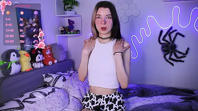 Snapshot of Emmie_shy chatting on February 14, 2026, 11:43 am Emmie shy online show from February 14, 2026, 11:43 am