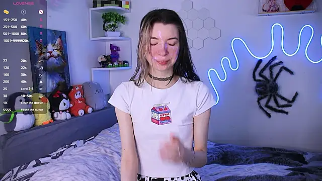 Snapshot of Emmie_shy chatting on February 7, 2026, 11:18 am Emmie shy online show from February 7, 2026, 11:18 am