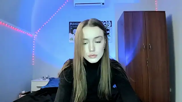 Snapshot of tinyglow chatting on December 15, 2025, 2:28 am tinyglow online show from December 15, 2025, 2:28 am